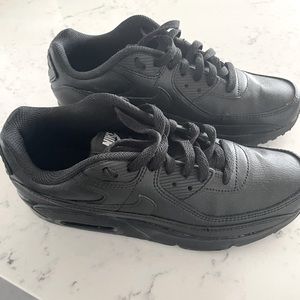Nike Air Max 90 - boys size 7 Y